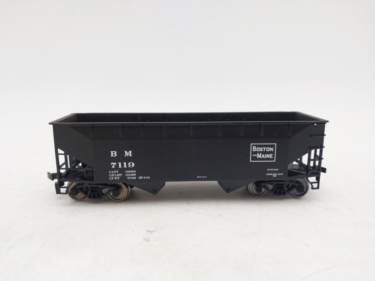 Atlas 1862 HO Scale B&M 2 Bay Offset Side Hopper #7119 EX/Box