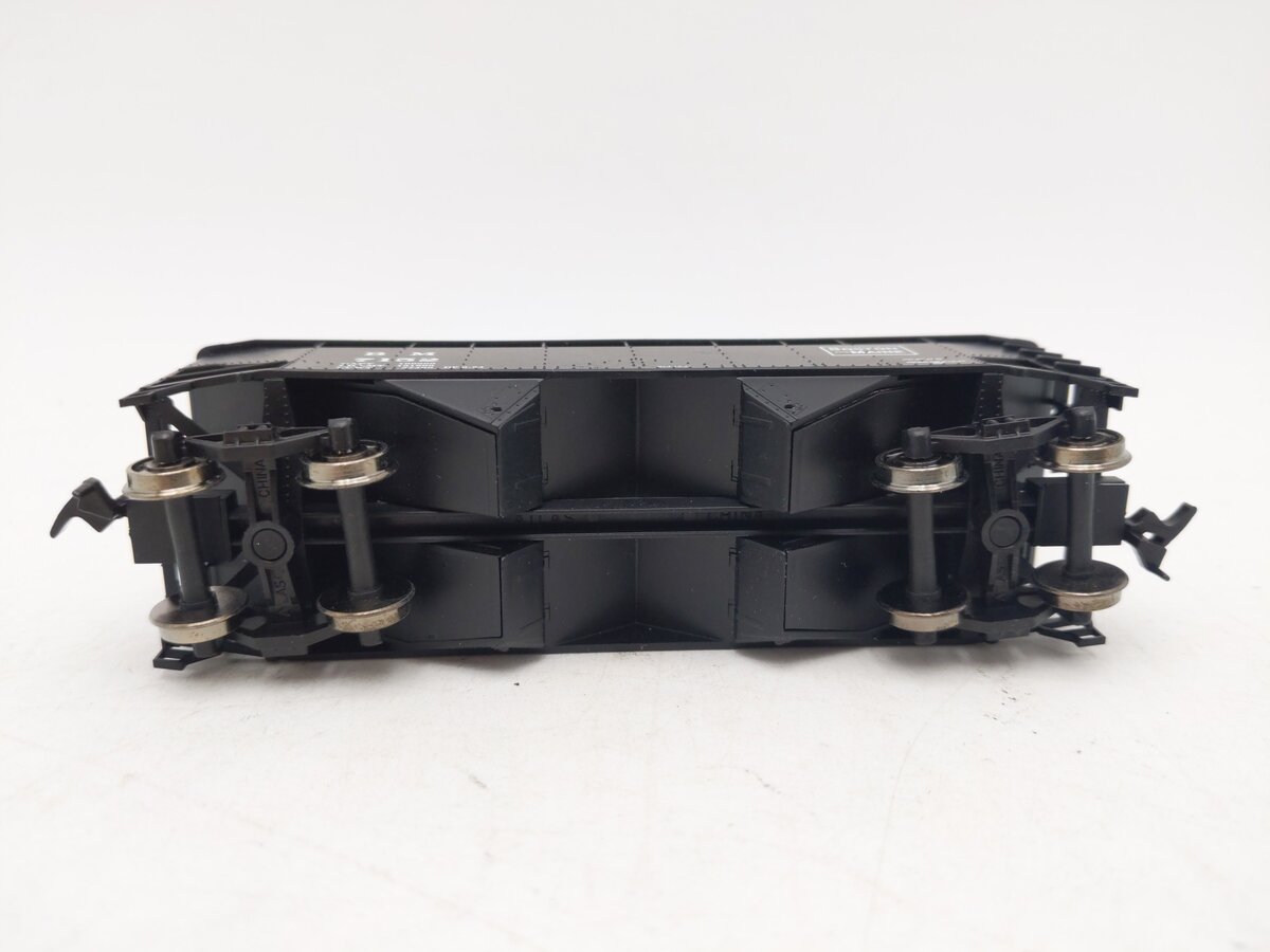 Atlas 1862 HO Scale B&M 2 Bay Offset Side Hopper #7152 EX/Box