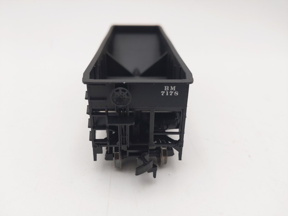 Atlas 1862 HO Scale B&M 2 Bay Offset Side Hopper #7178 EX/Box