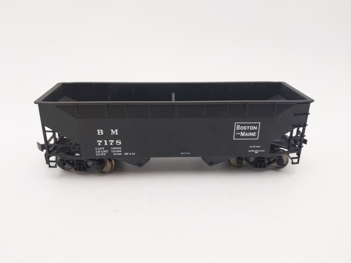 Atlas 1862 HO Scale B&M 2 Bay Offset Side Hopper #7178 EX/Box