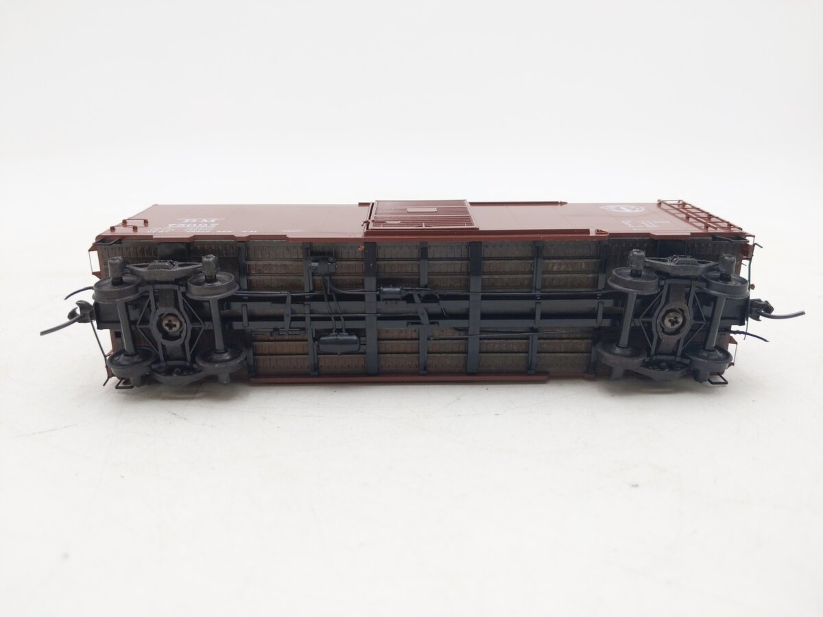 Kadee 4807 HO Boston & Maine 40' PS-1 Boxcar with 7' Youngstown Door #75097 EX/Box
