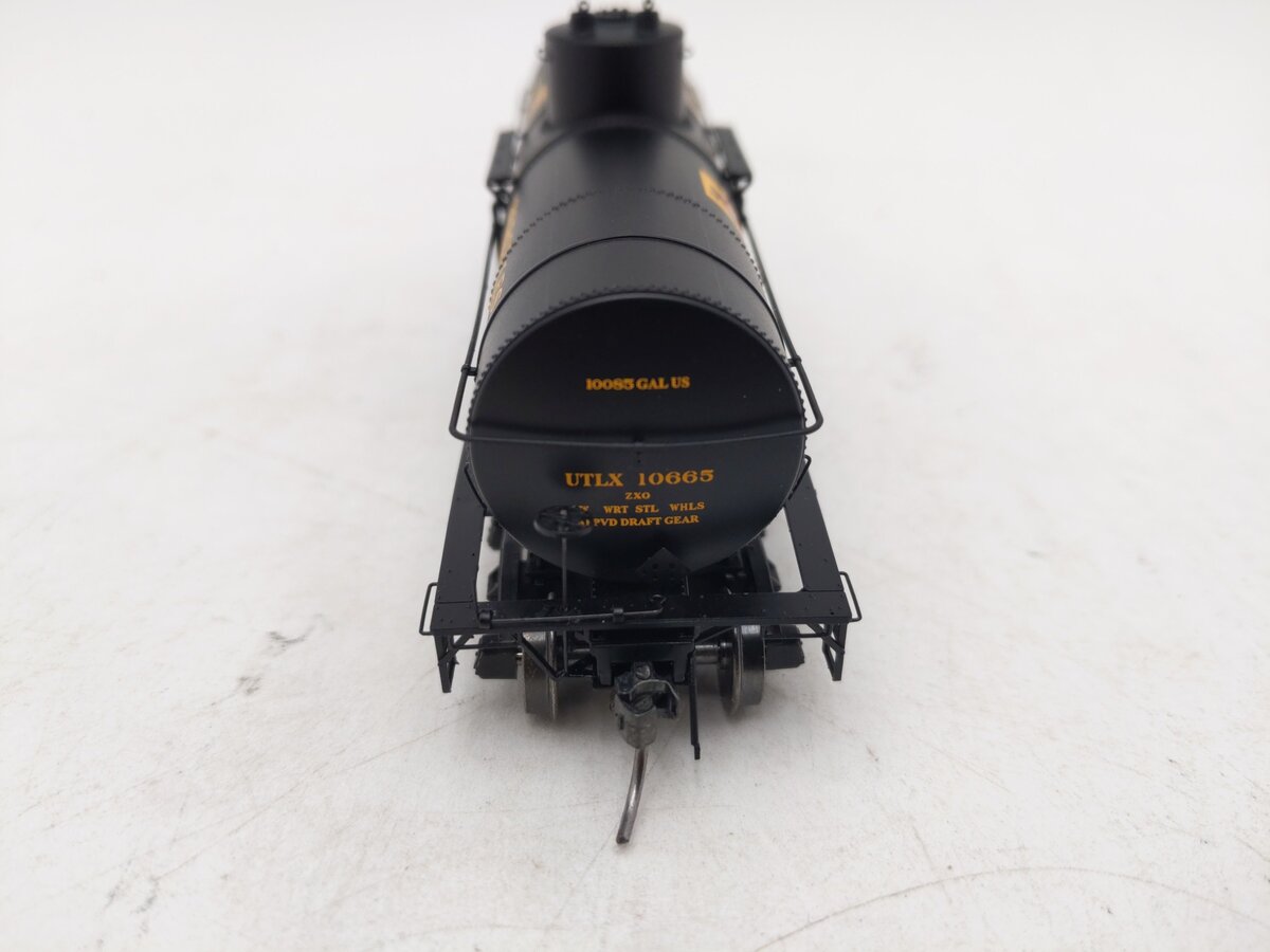 Tangent 19062-01 HO Scale UTLX Hercules Powder Tank Car #10665 EX/Box