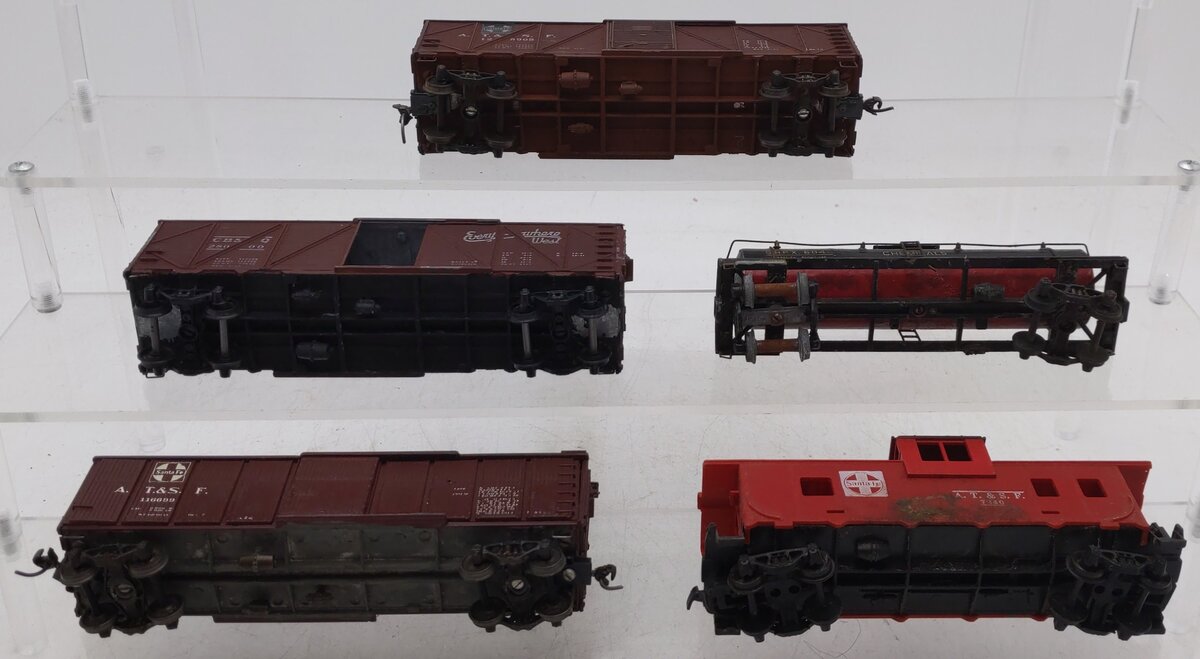 HO Scale Assorted Freight Cars [5]