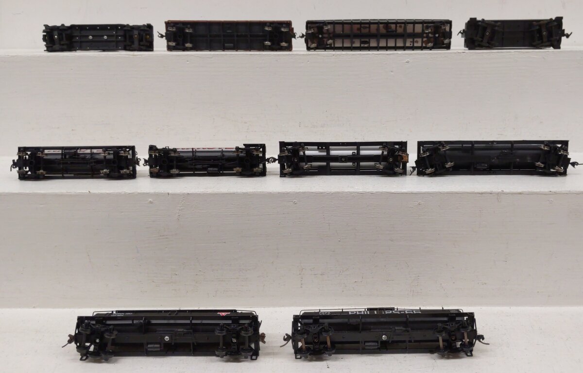 Bachmann & Other HO Scale Assorted Freight Cars [10] VG