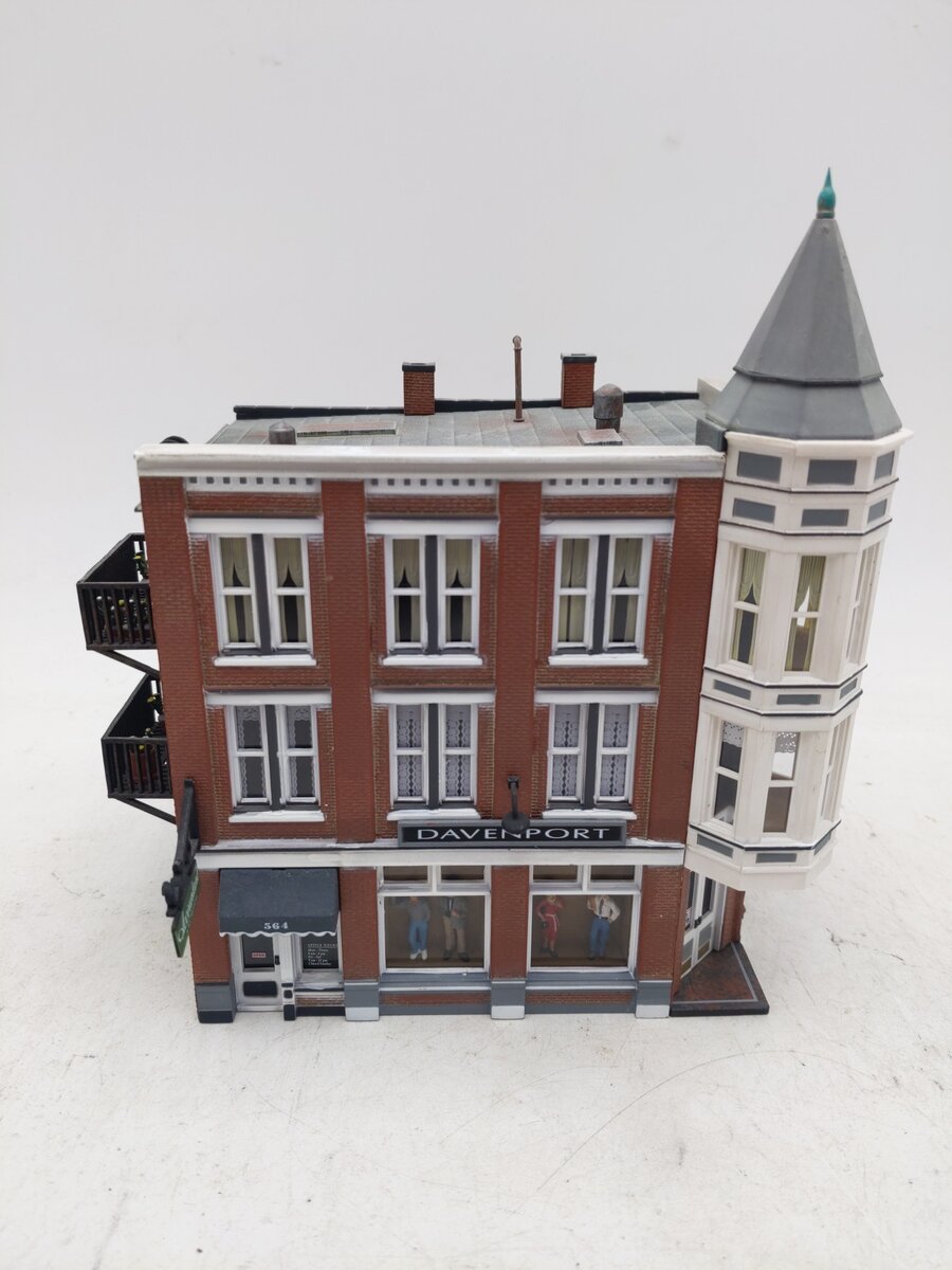 Woodland Scenics BR5039 HO Built-&-Ready Davenport Department Store Building EX