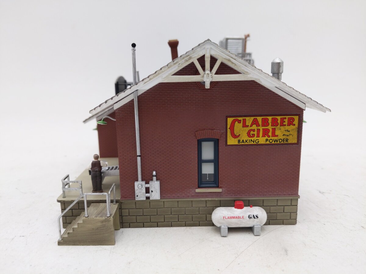 Woodland Scenics BR5028 HO Built-&-Ready Chip's Ice House Building EX