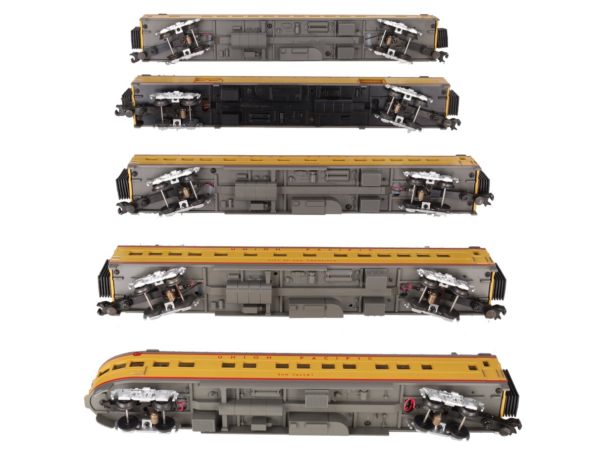 MTH 20-6538 O Gauge Union Pacific 70' Streamlined Passenger Car Set (Set of 5)/Box