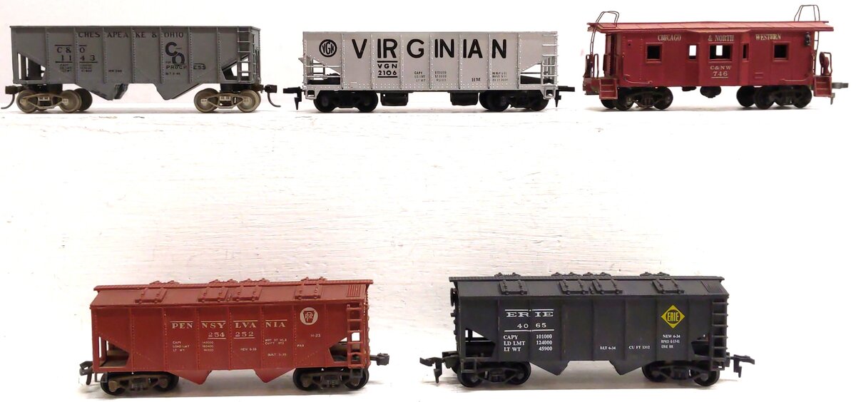 HO Scale Assorted Freight Cars: 2106, 1143, 254252, 4065, 746 [5] VG