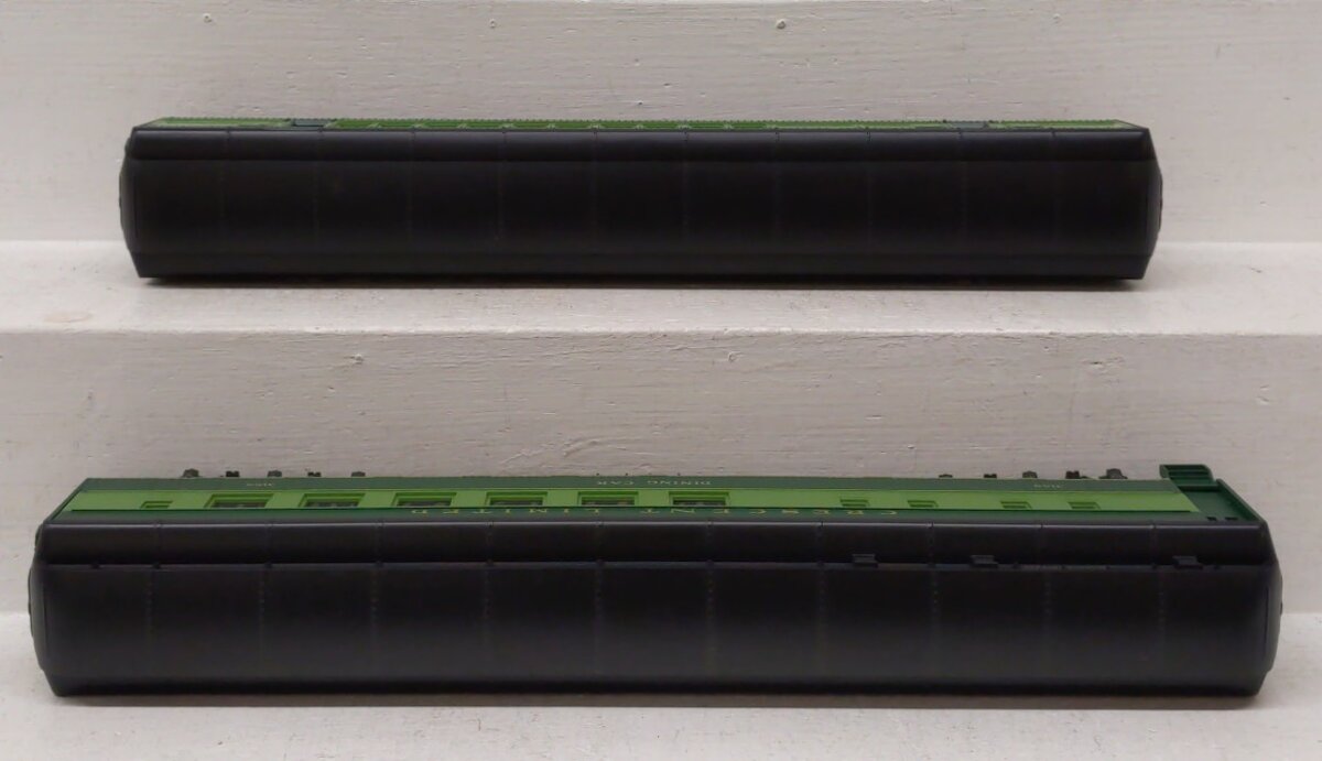 MTH 20-4008 O Gauge Southern Crescent Limited Passenger Car (Set of 2) EX/Box
