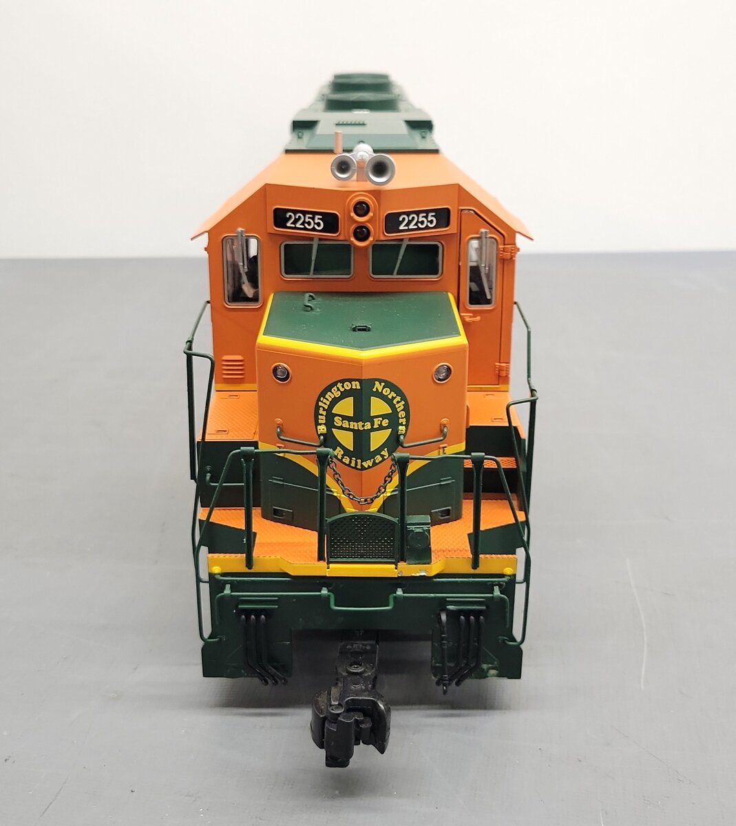 USA Trains R22204 G BNSF GP38-2 Diesel Locomotive #2255 EX/Box