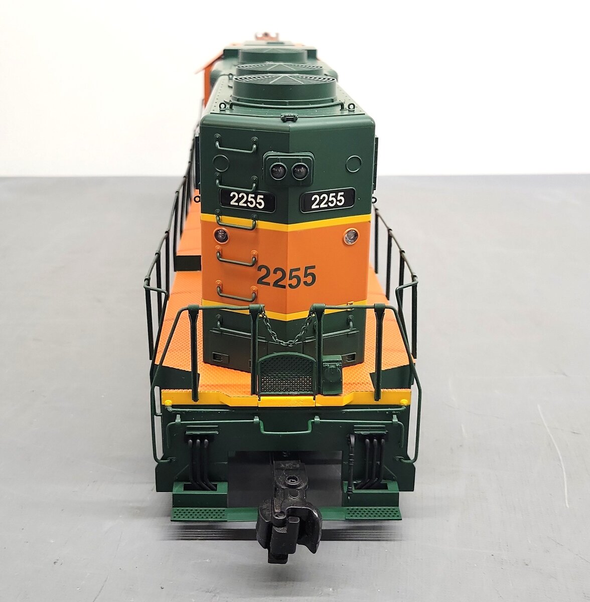 USA Trains R22204 G BNSF GP38-2 Diesel Locomotive #2255 EX/Box