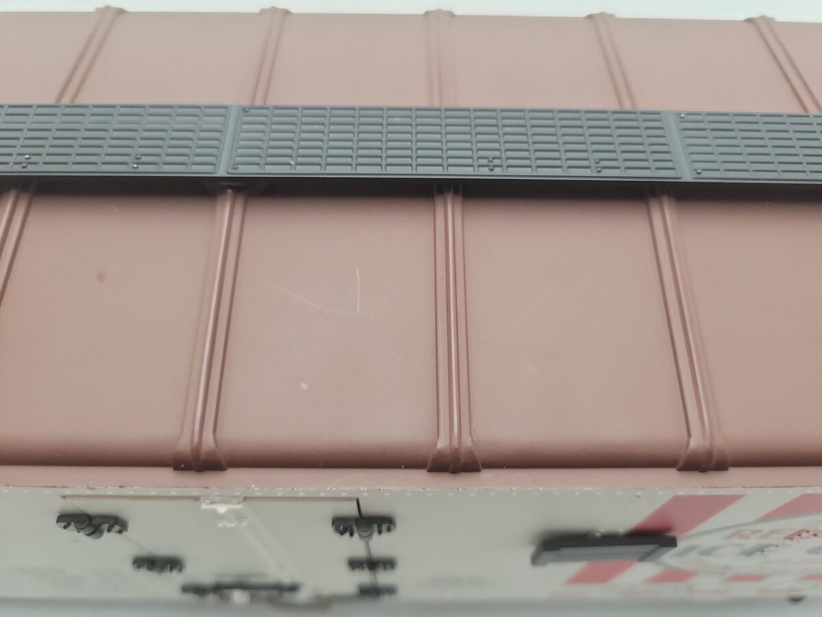 Aristo-Craft 46210 Red Rose Ice Cream Reefer Car - Metal Wheels VG/Box