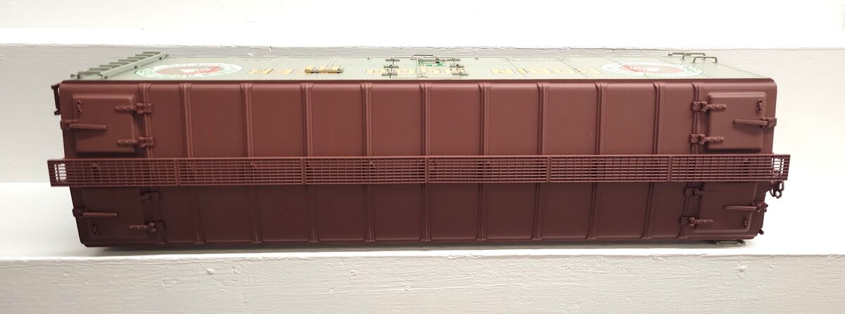 Aristo-Craft 46218 G Gauge Robin Hood Beer Reefer Car #5302 - Metal Wheels LN/Box