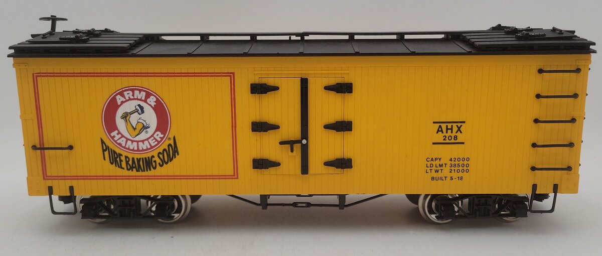 Bachmann 93254 G Scale Arm & Hammer Bill Board Box Car #208 EX/Box