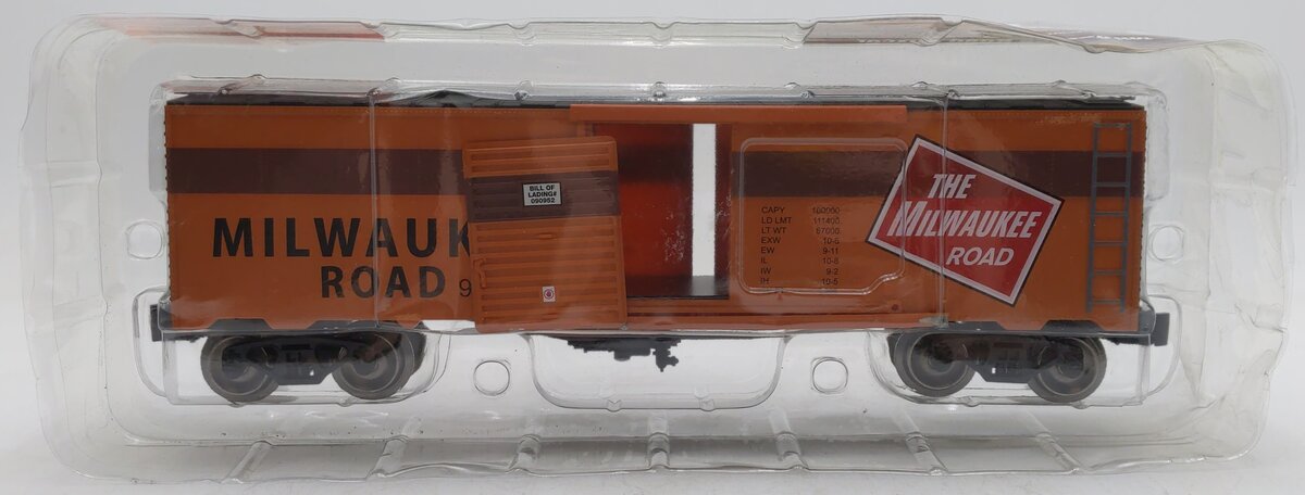 Menards 0 Gauge Milwaukee Road Boxcar #9910 EX/Box