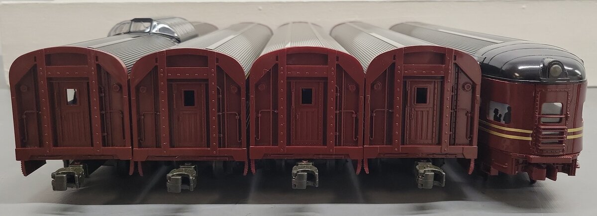 Williams 2802 O Gauge PRR Smooth Side Aluminum 5-Car Passenger Set EX/Box