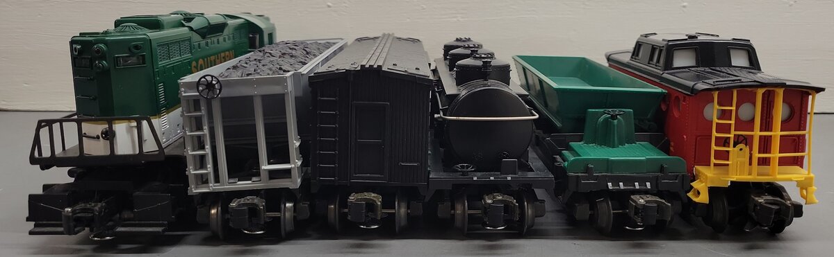 Lionel 6-11704 O Gauge Southern Freight Runner Diesel Train Set VG/Box