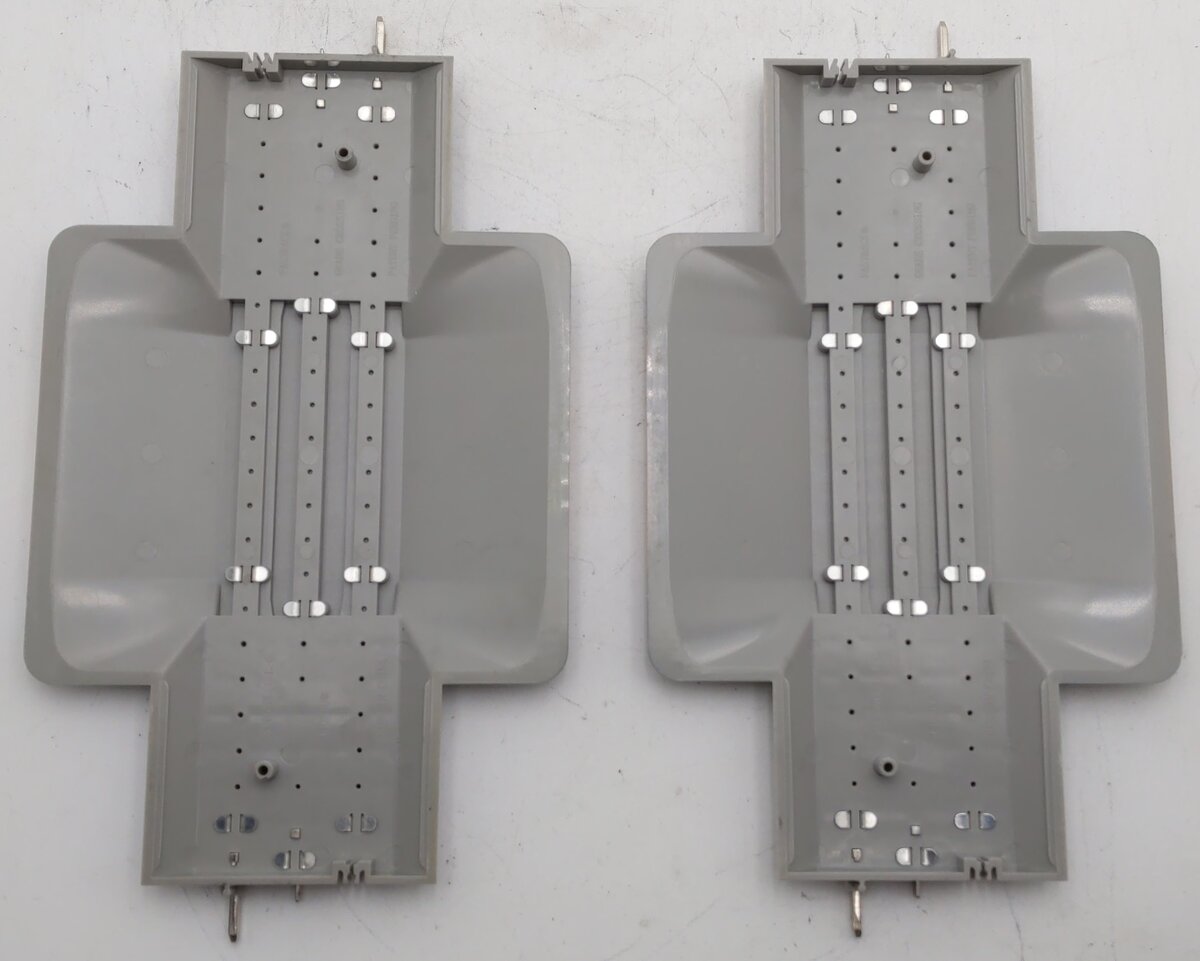 Lionel 6-12036 O Gauge FasTrack Grade Crossing (Pack of 2) EX/Box