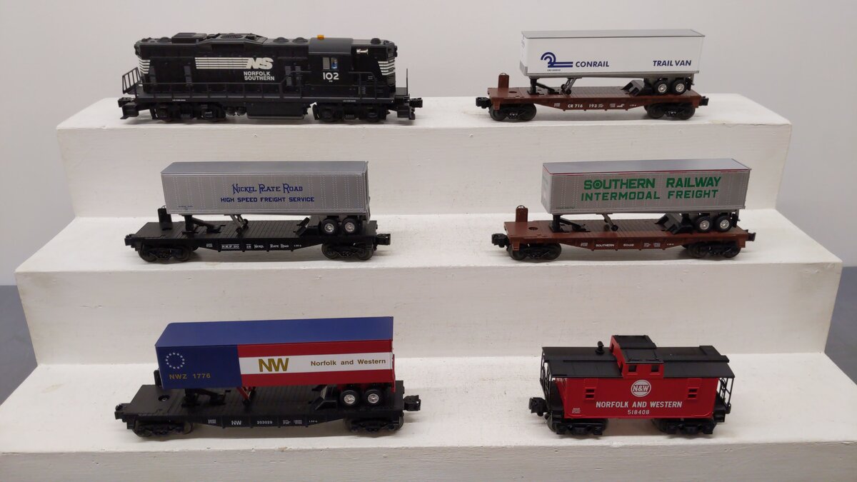 Lionel 6-21789 O Scale Norfolk Southern Service GP-9 O Gauge Diesel Train Set EX/Box
