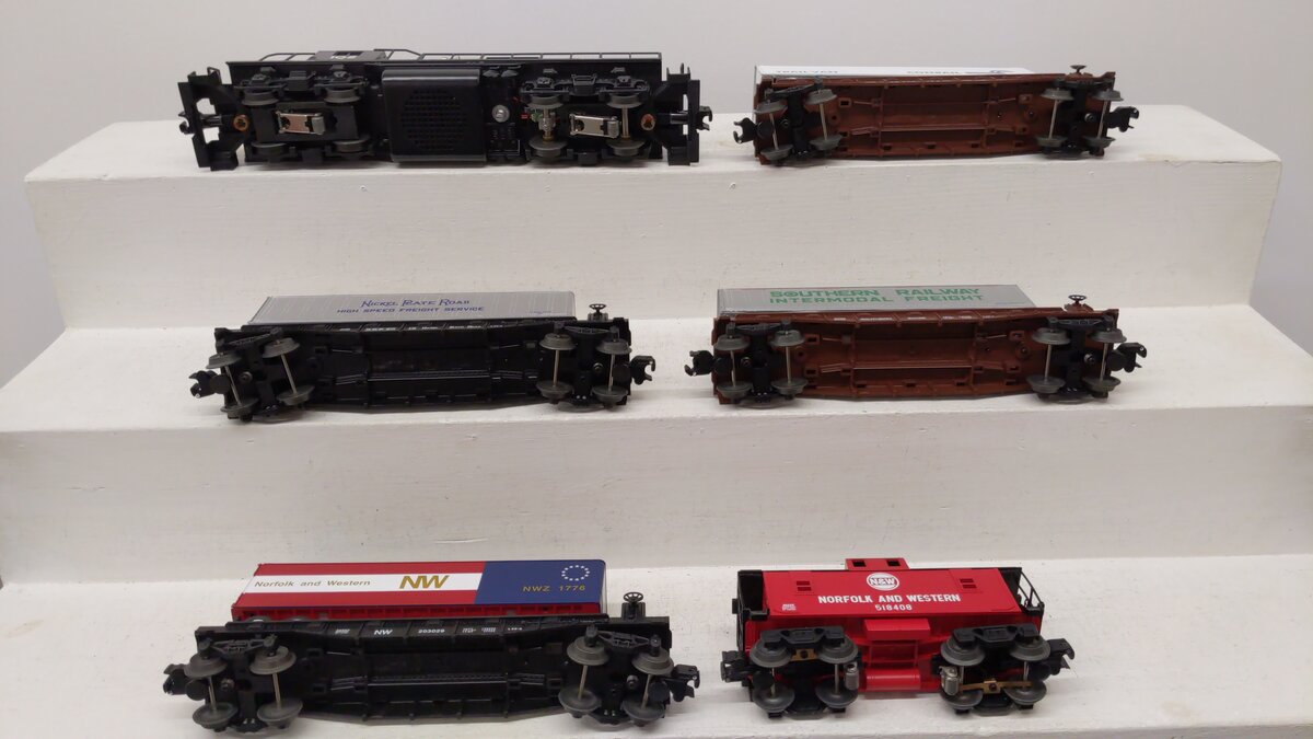 Lionel 6-21789 O Scale Norfolk Southern Service GP-9 O Gauge Diesel Train Set EX/Box