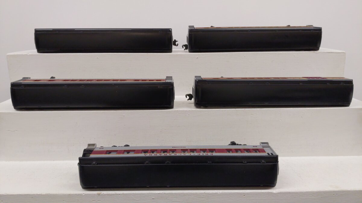 Williams 2510 Erie Lackawanna 5-Car Madison Passenger Set EX