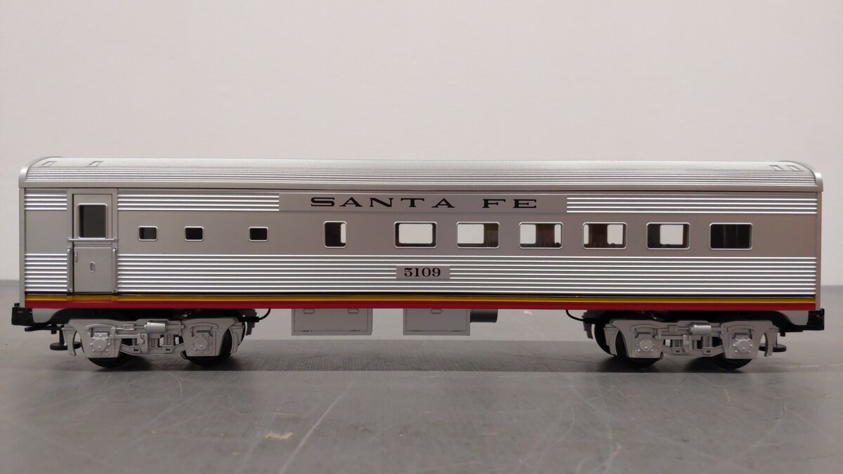 Lionel 6-35102 O Gauge Santa Fe Streamliner Diner Car #5109 EX/Box