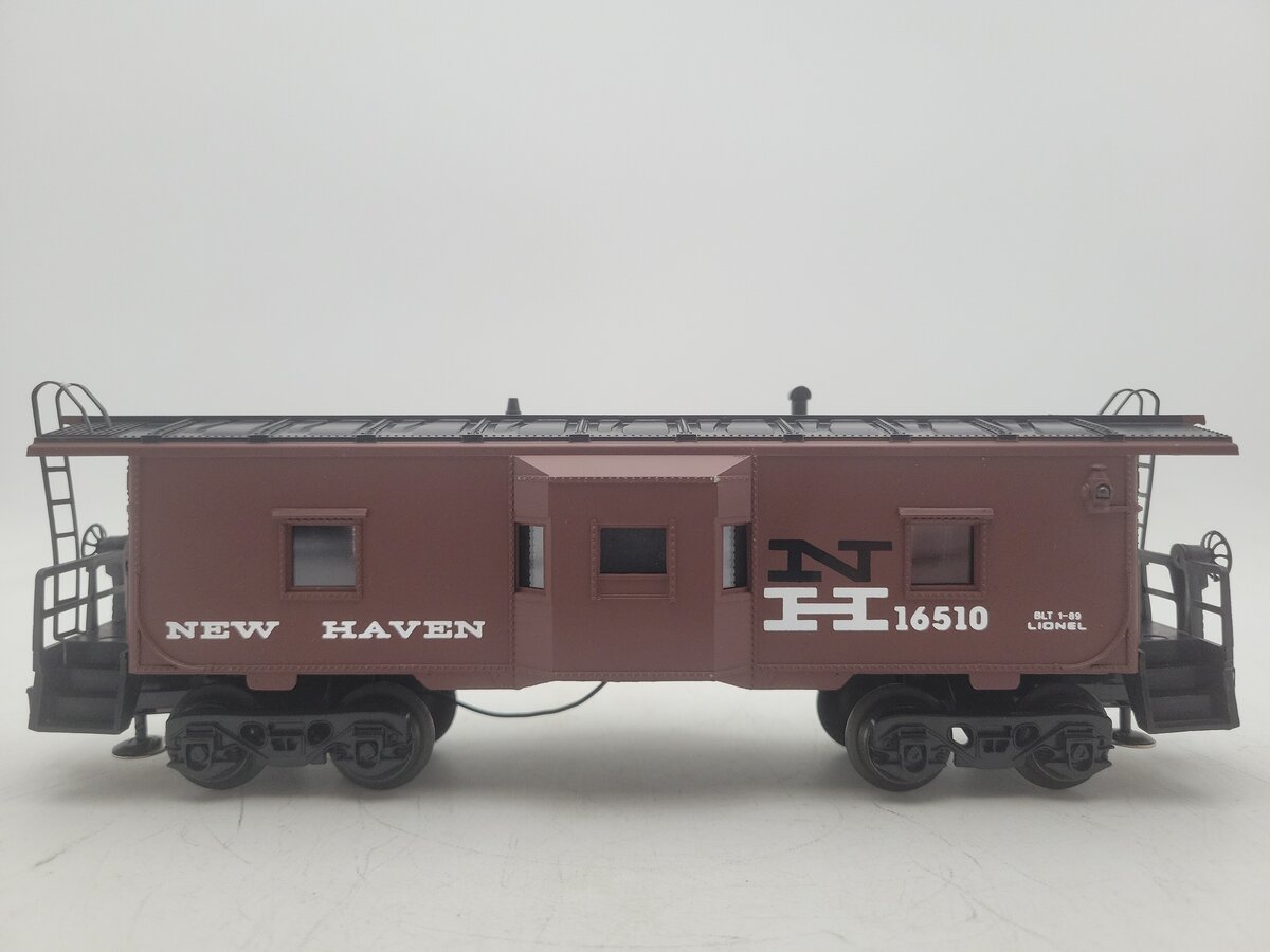 Lionel 6-16510 O New Haven Bay Window Caboose with Lighted Interior #16510 EX/Box