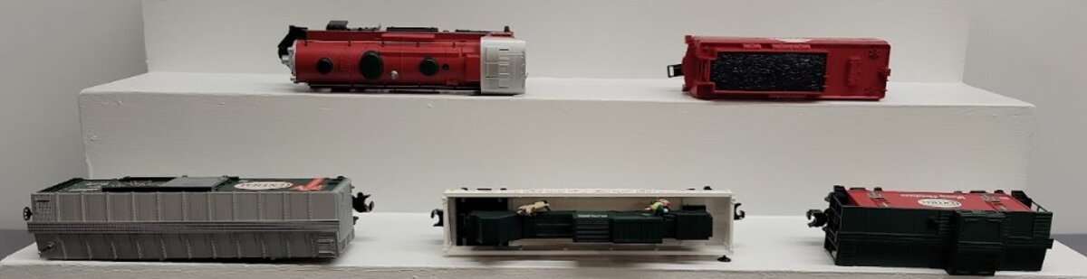 Lionel 6-30068 O Gauge North Pole Central Steam Train Set EX/Box