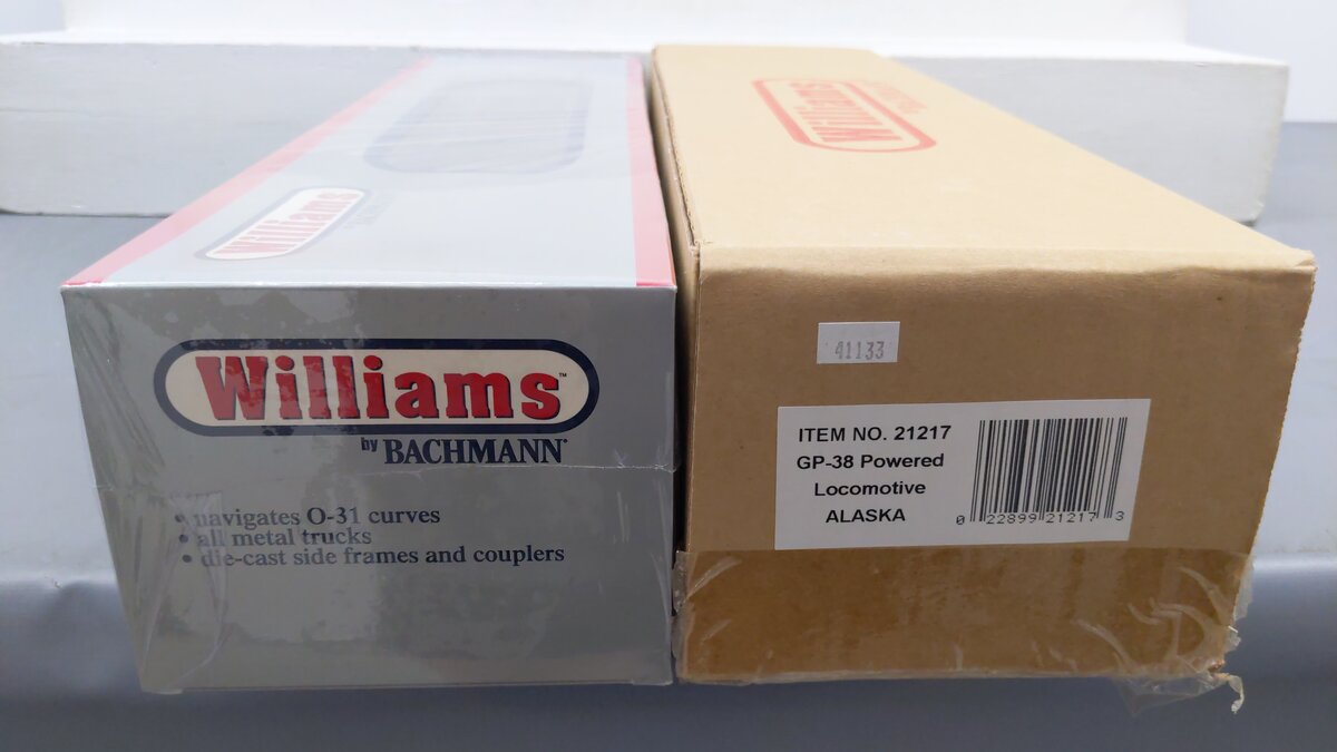 Williams 21217 Alaska Railroad GP38 Powered Diesel Locomotive #2003 EX/Box