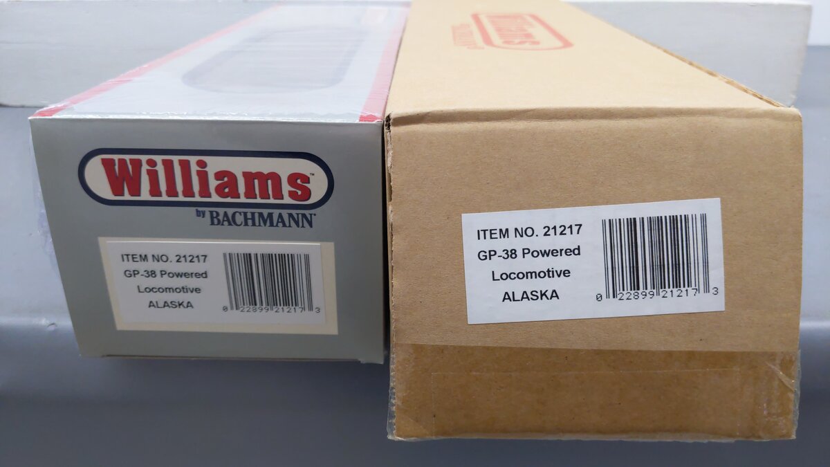Williams 21217 Alaska Railroad GP38 Powered Diesel Locomotive #2003 EX/Box