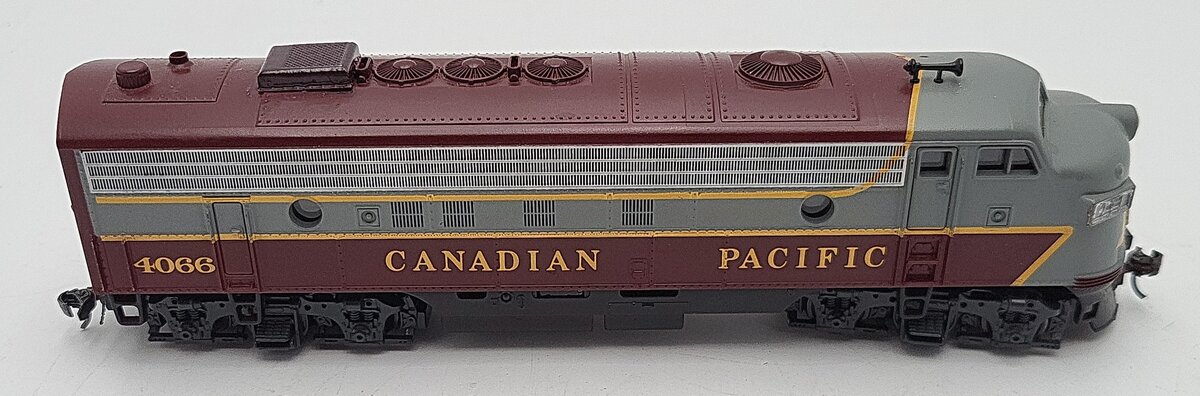 Atlas 8320 HO Canadian Pacific FP-7 Diesel Locomotive #4066 EX