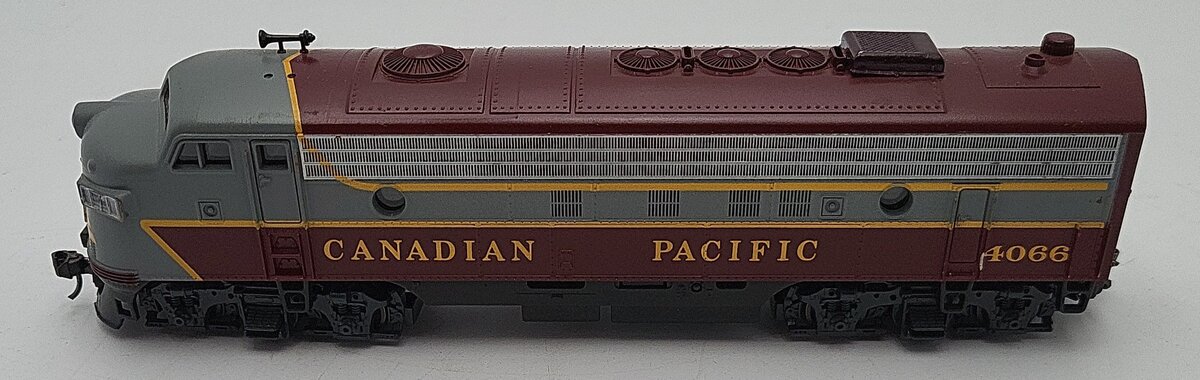 Atlas 8320 HO Canadian Pacific FP-7 Diesel Locomotive #4066 EX