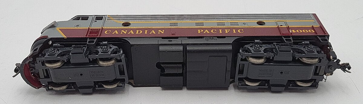 Atlas 8320 HO Canadian Pacific FP-7 Diesel Locomotive #4066 EX