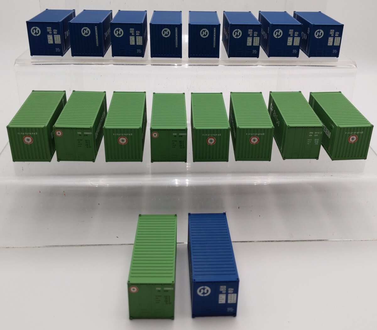 Walthers HO Scale 20' Corrugated Containers #933-1754,933-1753 [18] EX