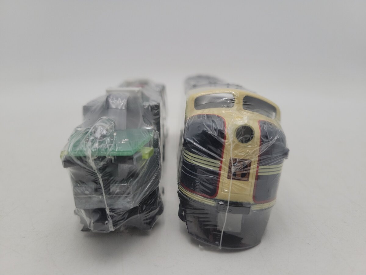 Stewart Hobbies HO Scale Santa Fe Diesel Locomotive NIB