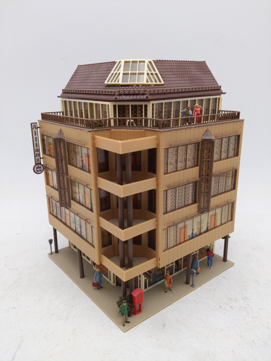 Vollmer 26371 HO Corner City House EX