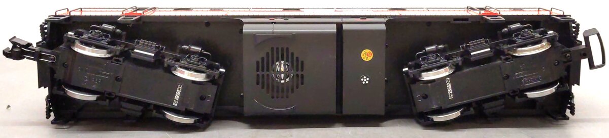 LGB 28582 G Scale New Haven F-7 B-Unit Non-Powered Diesel w/Sound #2025 LN/Box