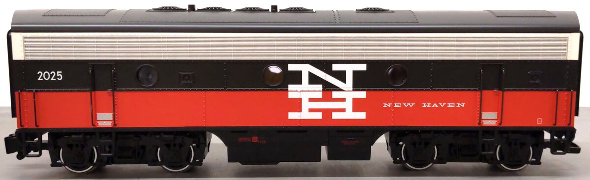 LGB 28582 G Scale New Haven F-7 B-Unit Non-Powered Diesel w/Sound #2025 LN/Box