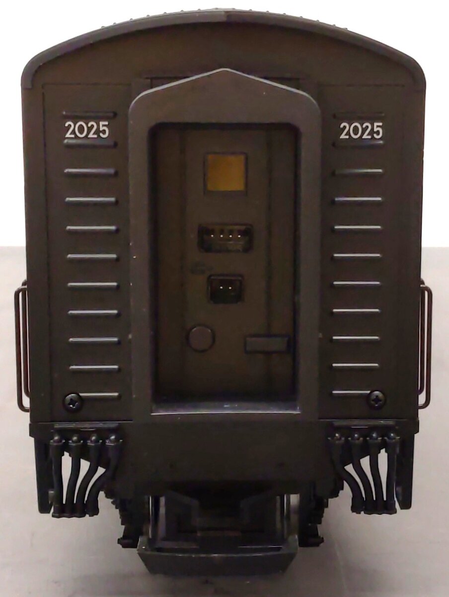 LGB 28582 G Scale New Haven F-7 B-Unit Non-Powered Diesel w/Sound #2025 LN/Box