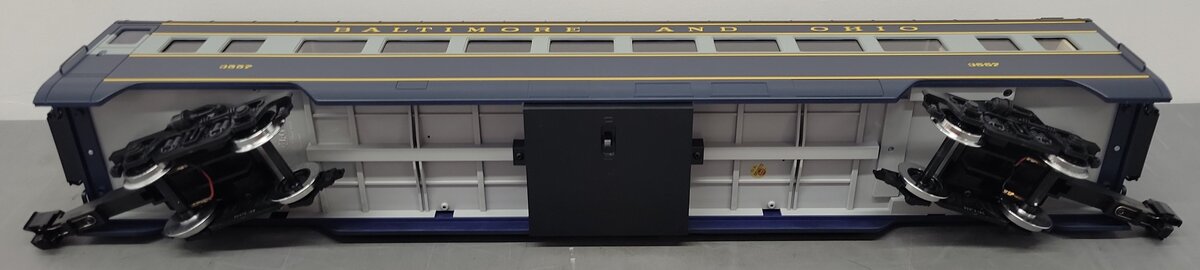 LGB 35570 Baltimore & Ohio Illuminated Passenger Car - Metal Wheels LN/Box