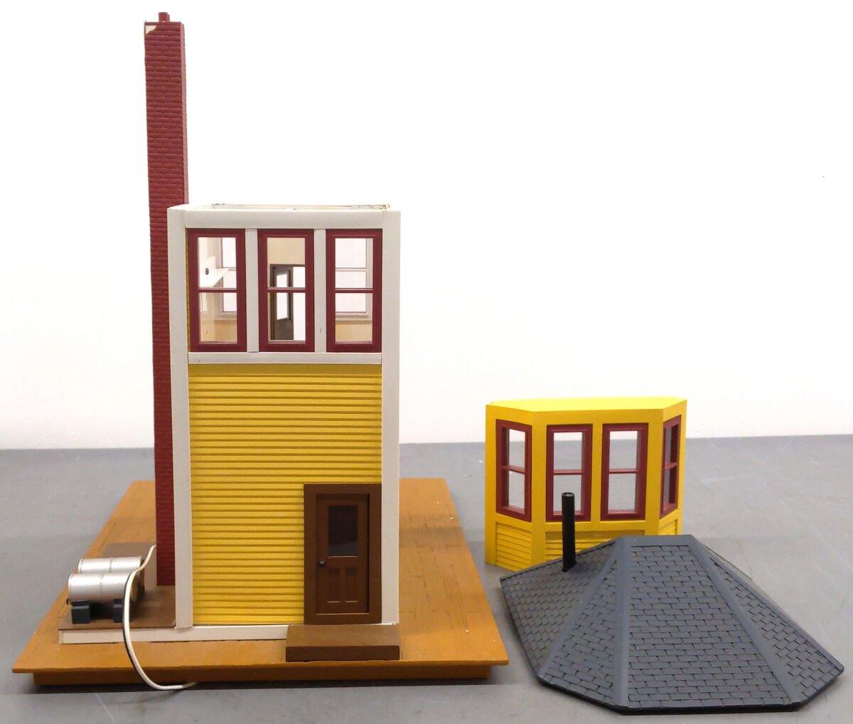 Aristo-Craft 7204 G Scale Bay Window Signal Tower EX/Box