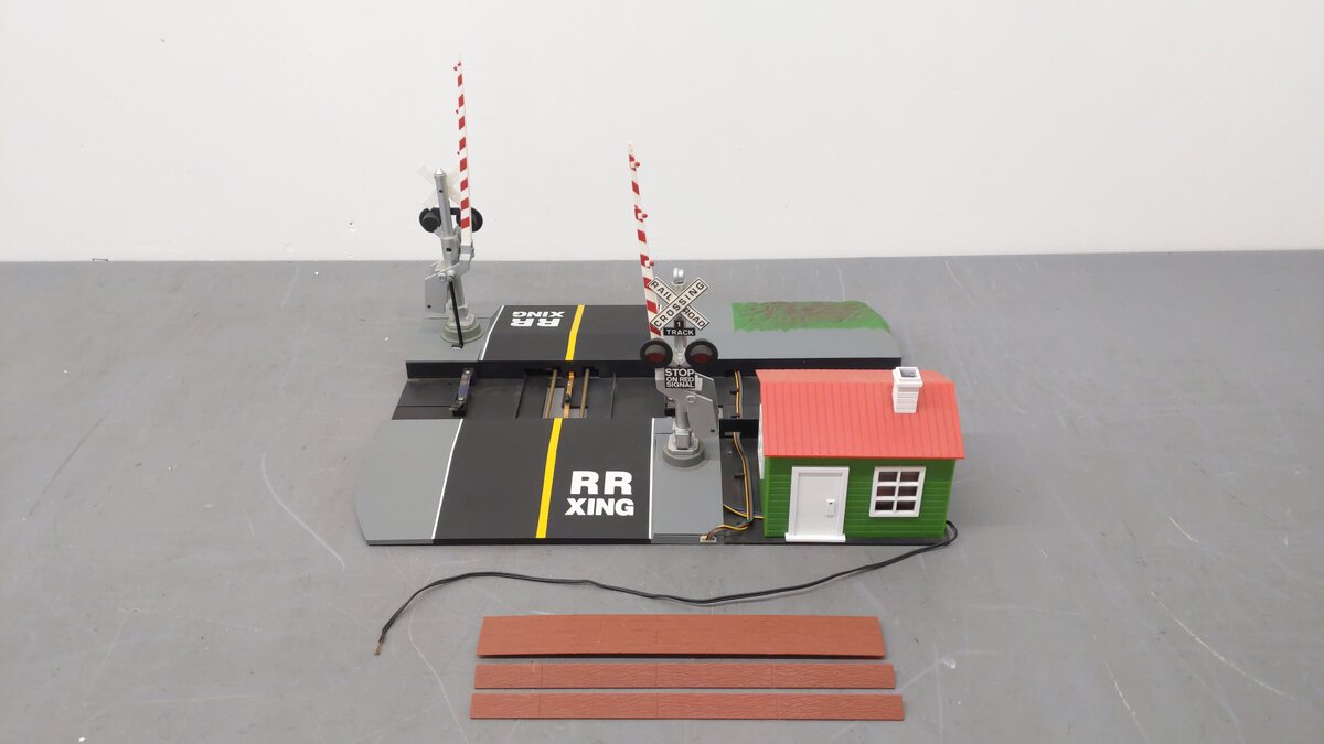 Life Like 1808 G Operating Crossing Gate Set EX