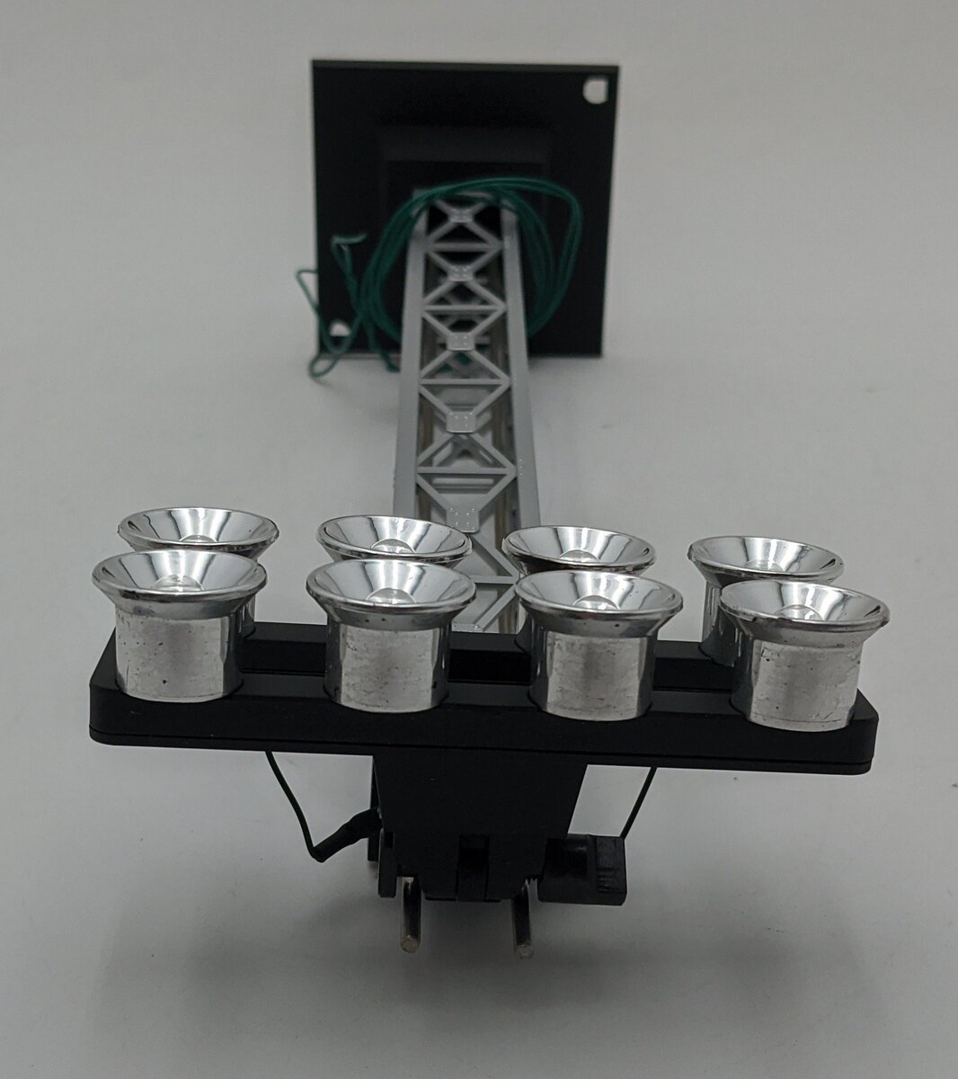 Lionel 6-14092 O Gauge 8-Light Floodlight Tower EX
