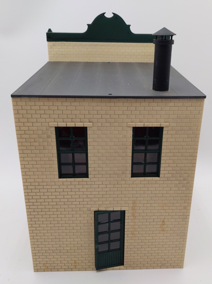 Piko 62233 G Bijou Theatre G Scale Built-Up Building EX