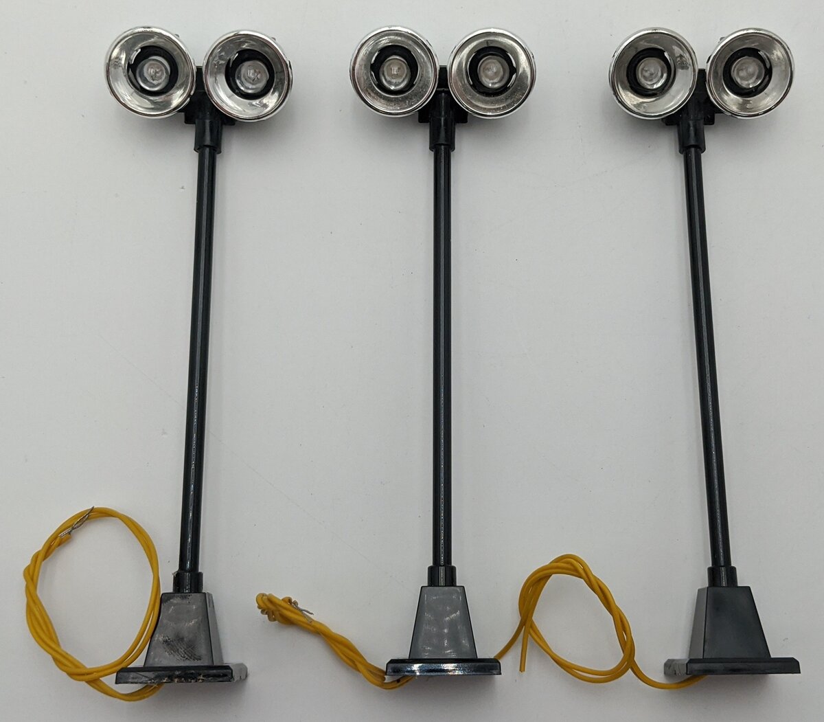 Lionel 6-12927 O Dual Illuminated #65 Yard Lights (Set of 3) EX