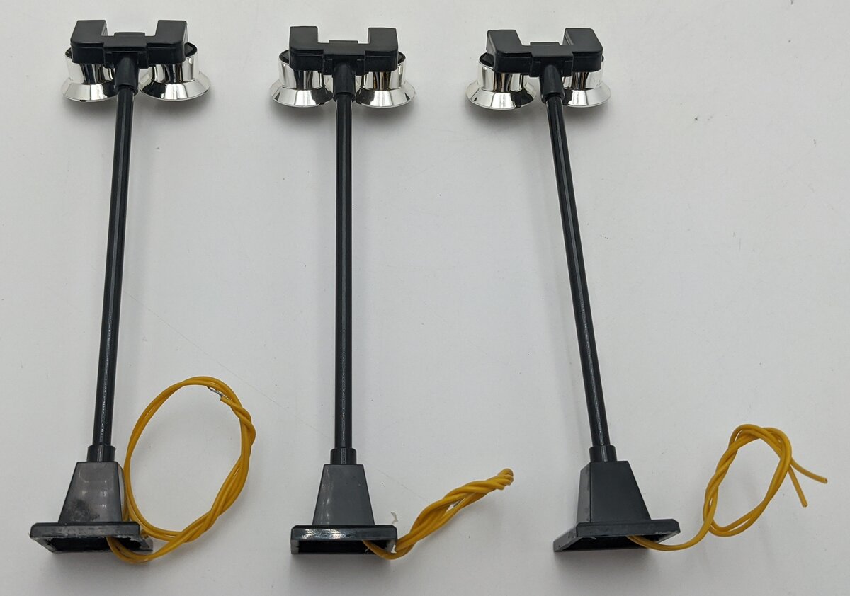 Lionel 6-12927 O Dual Illuminated #65 Yard Lights (Set of 3) EX