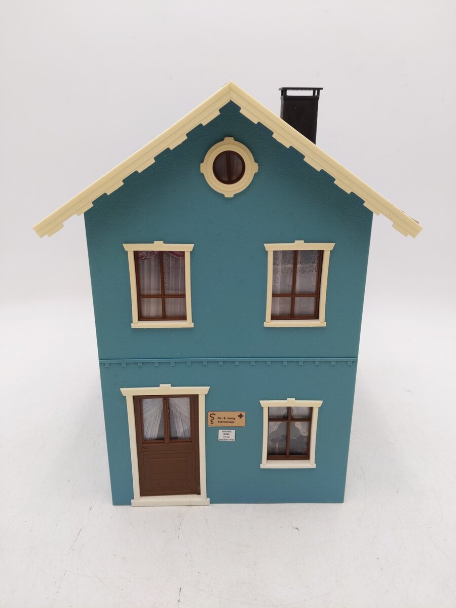Piko 62066 G Scale Dr. Lang Practice Building - Assembled EX