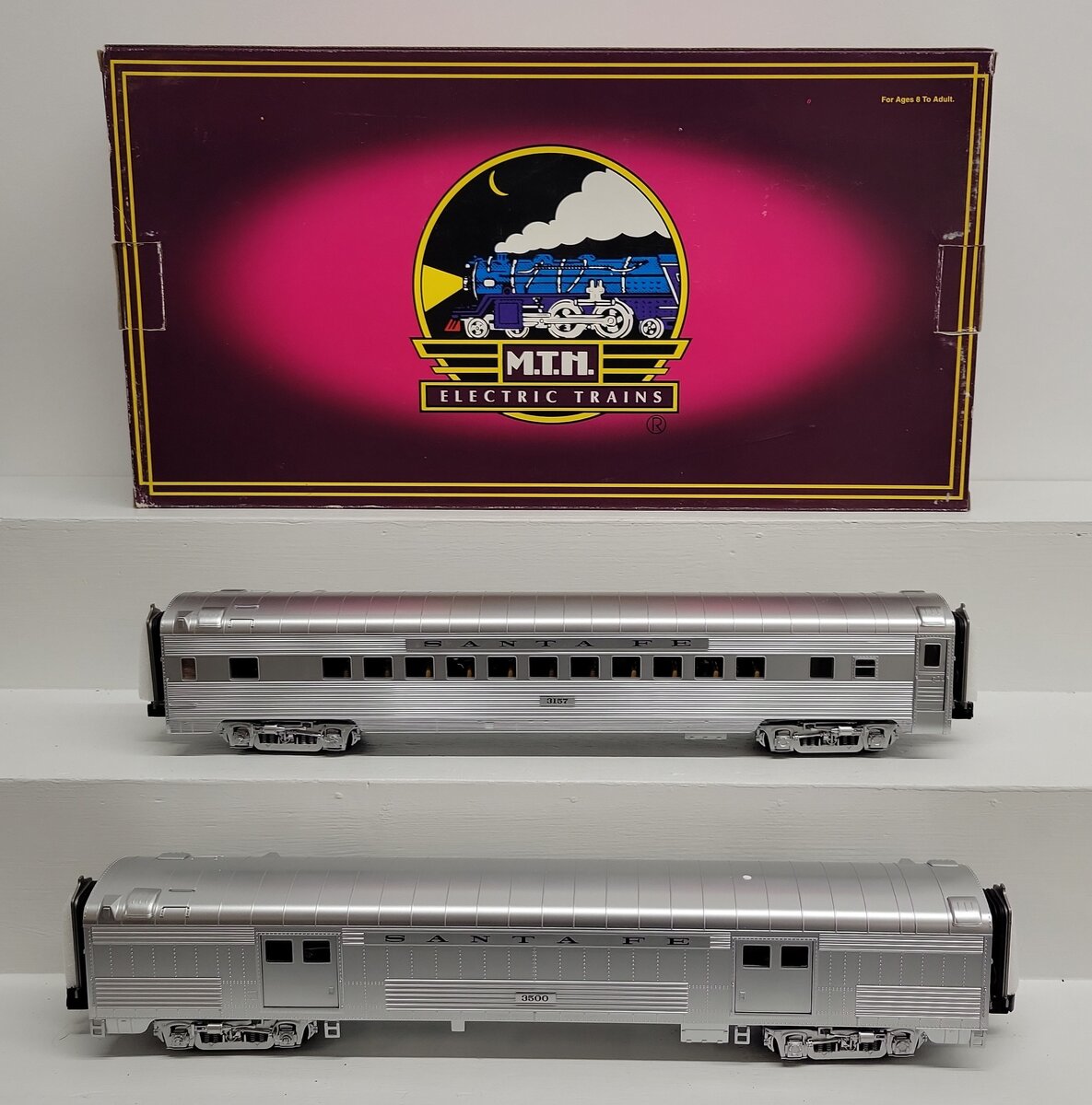 MTH 20-69115 O SF 70' Streamlined Baggage/Coach Ribbed Passenger Cars (Set of 2) LN/Box