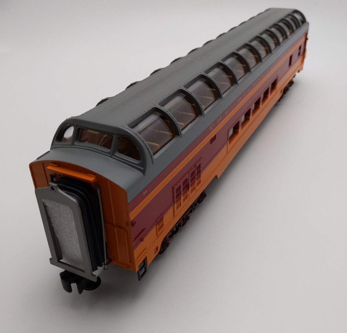 MTH 20-6772 O Gauge Custom Milwaukee Road Vista Dome Car/Box
