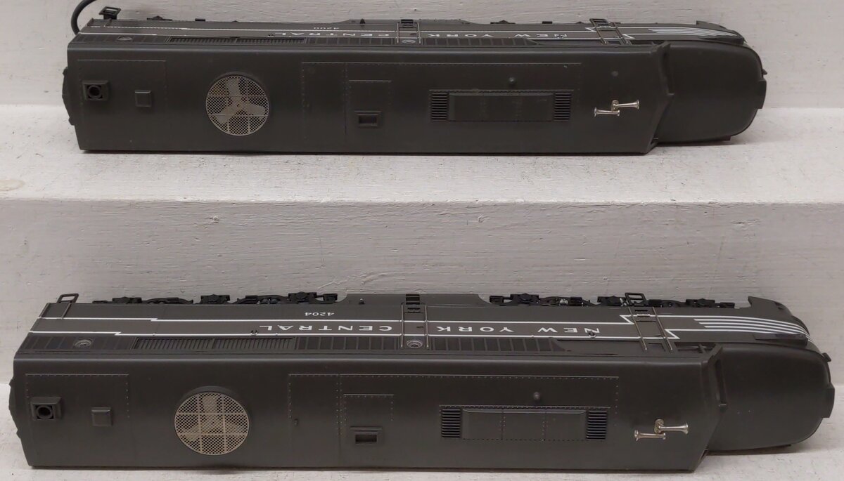 MTH 20-2018-1 O Gauge NYC Alco PA AA Diesel Engine Set #4200/4204 w/ PS.1 VG/Box